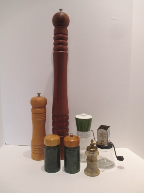 Pepper Mills and Nut Grinder/Choppers: .