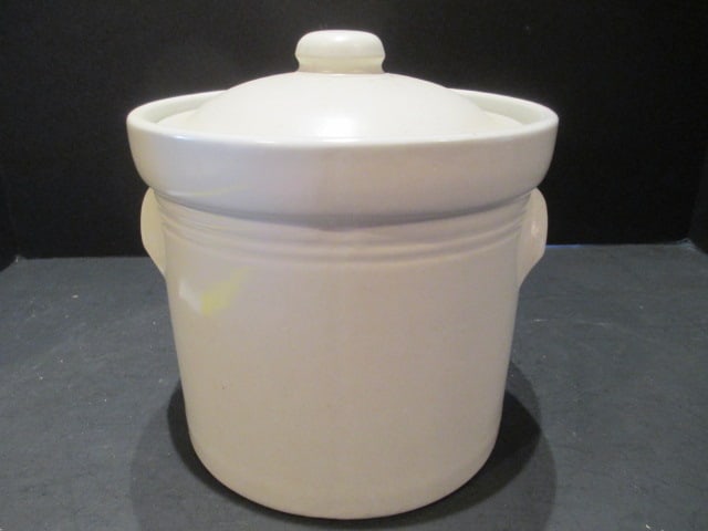 Pfaltzgraff Yorktowne Cookie Jar with Lid - 6
