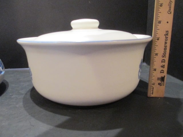 Pfaltzgraff Yorktowne Covered Casserole and Covered Vegetable Bowl - 10