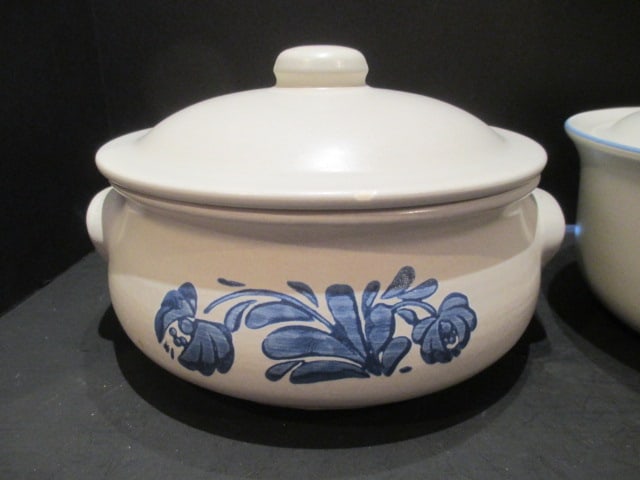 Pfaltzgraff Yorktowne Covered Casserole and Covered Vegetable Bowl - 2