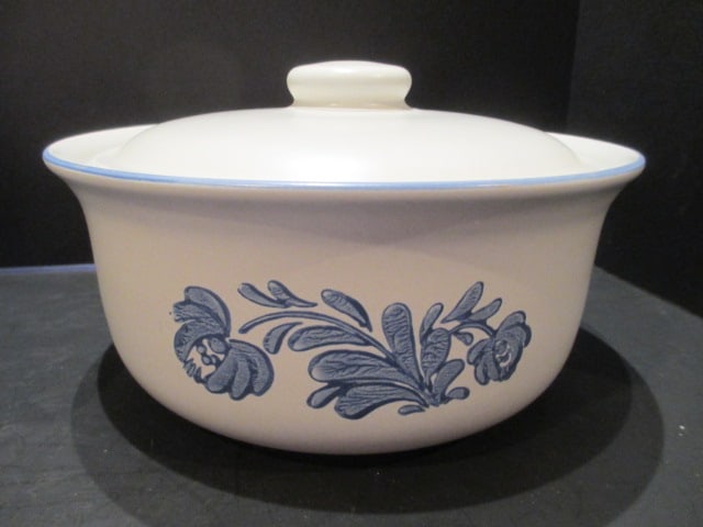 Pfaltzgraff Yorktowne Covered Casserole and Covered Vegetable Bowl - 7