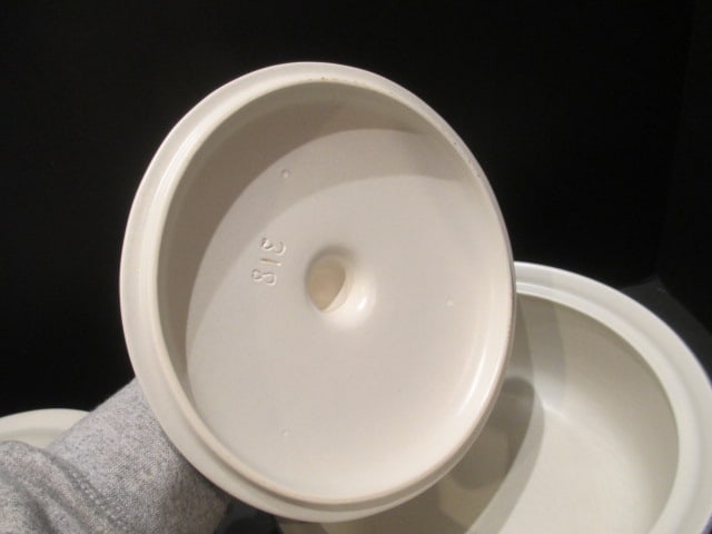 Pfaltzgraff Yorktowne Covered Casserole and Covered Vegetable Bowl - 8