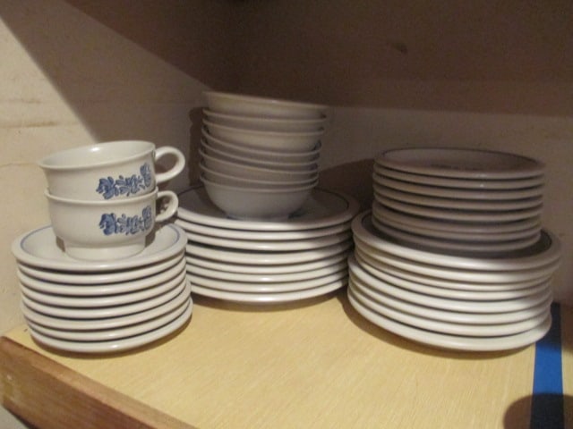 Pfaltzgraff Yorktowne 48 Piece Estate Set - 2