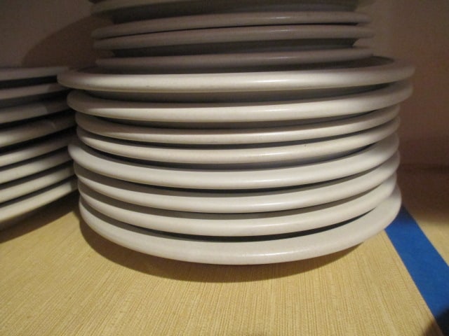 Pfaltzgraff Yorktowne 48 Piece Estate Set - 6