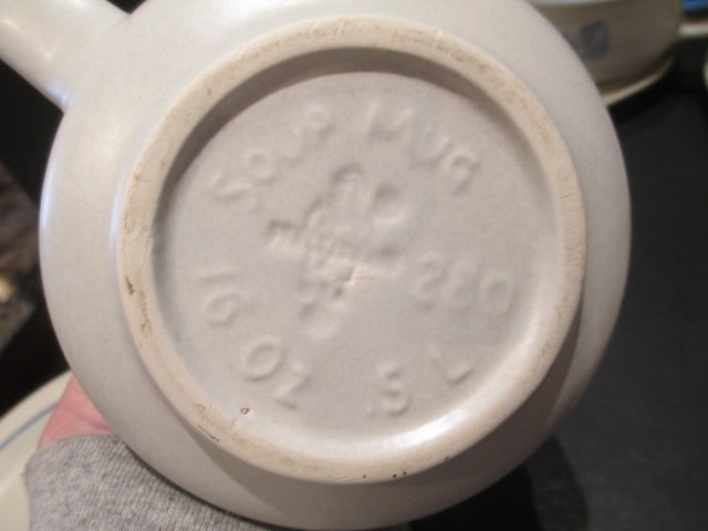 Pfaltzgraff Yorktowne Oval Snack Trays and Soup Mugs - 7