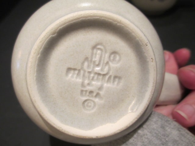 Pfaltzgraff Yorktowne Teapot, Creamer, Sugar Bowl and Four Mugs - 11