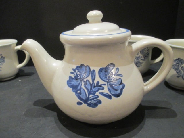 Pfaltzgraff Yorktowne Teapot, Creamer, Sugar Bowl and Four Mugs - 5