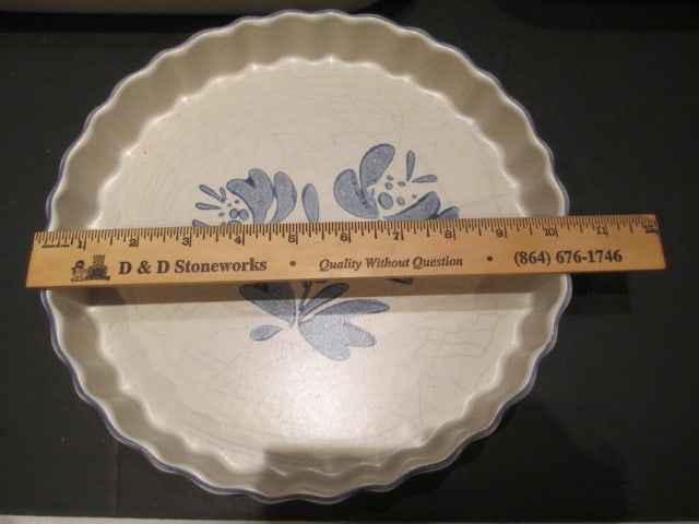 Pfaltzgraff Yorktowne Loaf Pan Baker, 9" Quiche Dish and Rectangular Baker - 2