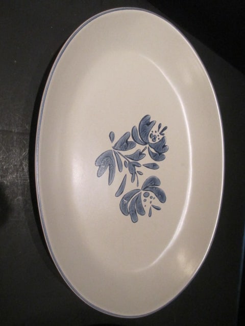 Pfaltzgraff Yorktowne 14" and 16" Oval Serving Platters - 10