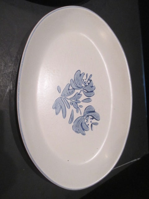 Pfaltzgraff Yorktowne 14" and 16" Oval Serving Platters - 7