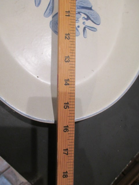 Pfaltzgraff Yorktowne 14" and 16" Oval Serving Platters - 8