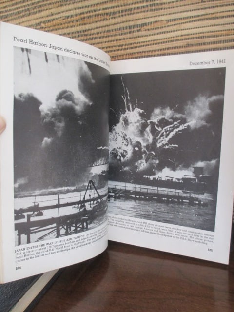 1944 "Pictorial History of the Second World War" Four Volume Leather Bound Set - 12