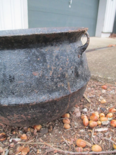Vintage #12 Cast Iron Cauldron - 4