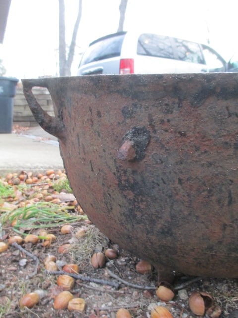Vintage #SS 15 Cast Iron Cauldron - 3