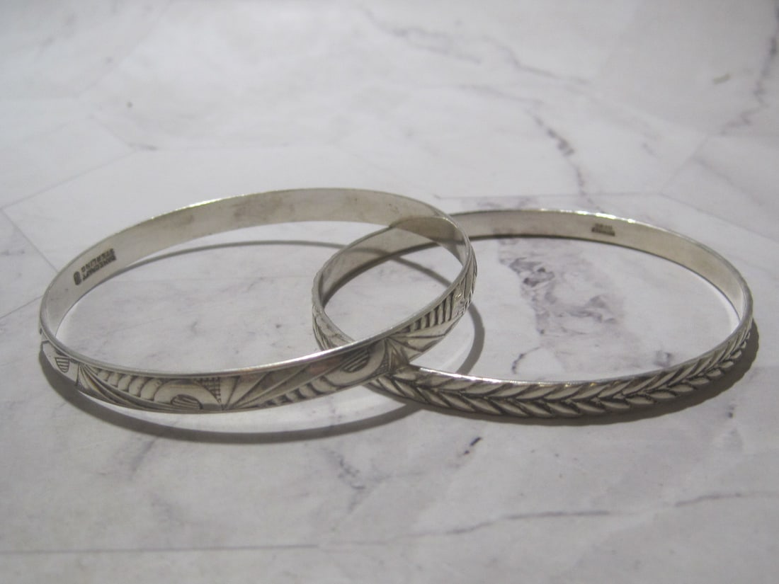 Lot of 2 Sterling Silver Vintage Bangle Bracelets: Weighs 28 grams, Danecraft & Beau, neat designs