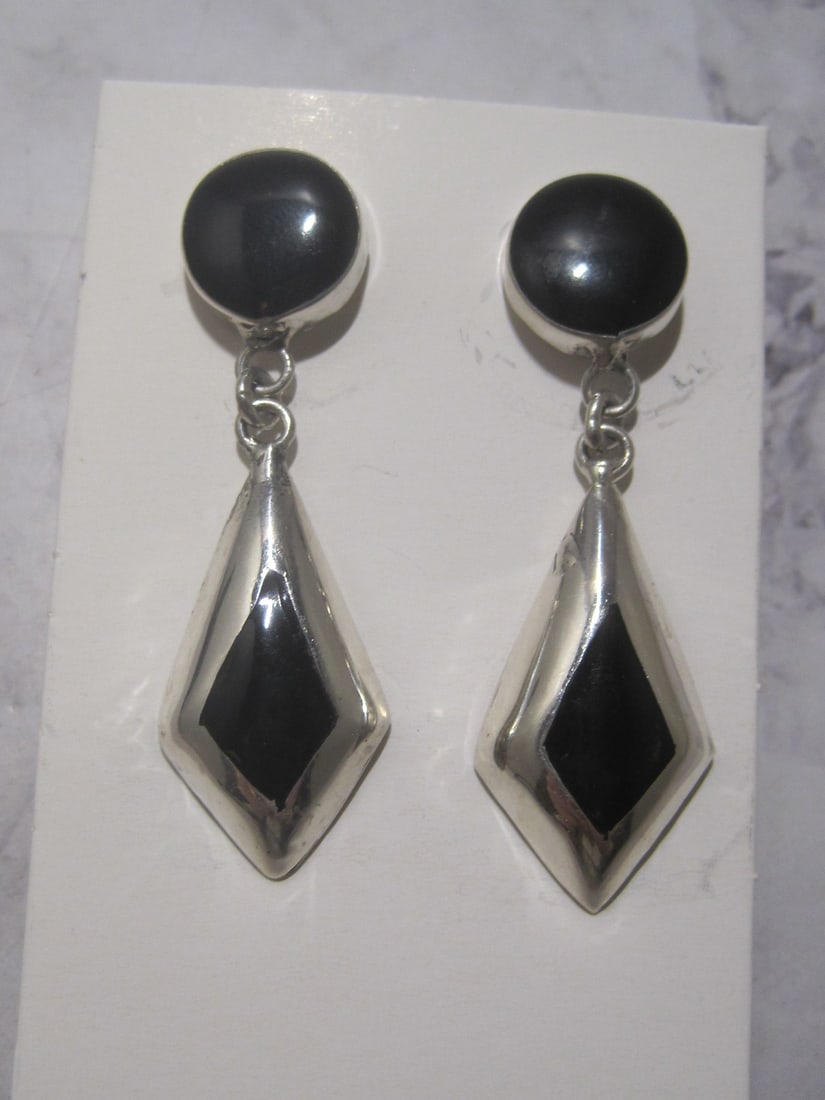 Sterling Silver Black Onyx Pierced Earrings: 2" long, Art Deco style, disc & dangles 