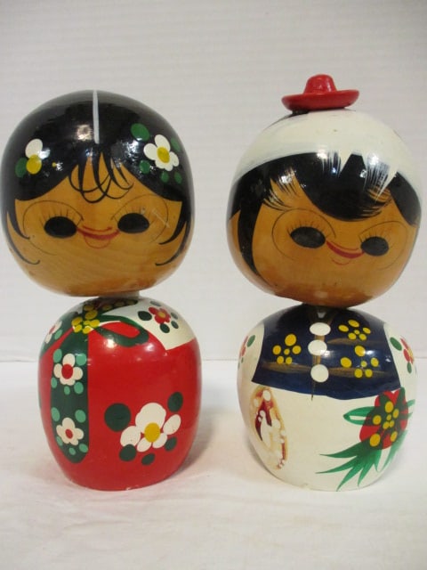 Pair of Vintage Handpainted Chinese Nodder Dolls: 6"h 