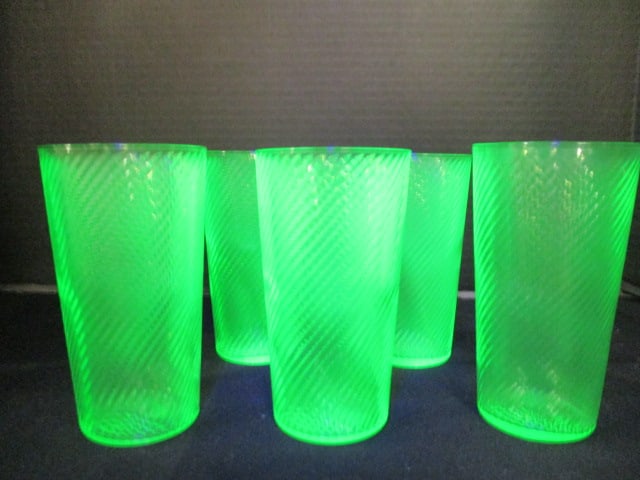 Six Green Uranium/Vaseline Swirl Design Tumblers: 5"h 