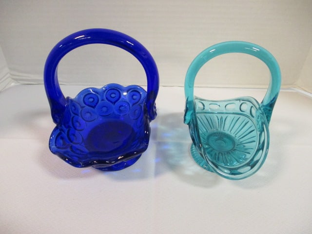 Two Fenton Art Glass Baskets (1 of 11)