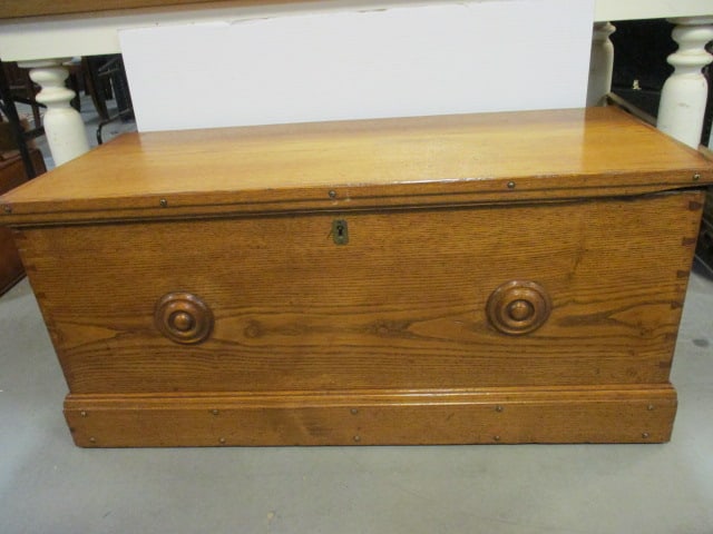 Vintage Rustic Oak Blanket Chest (1 of 8)