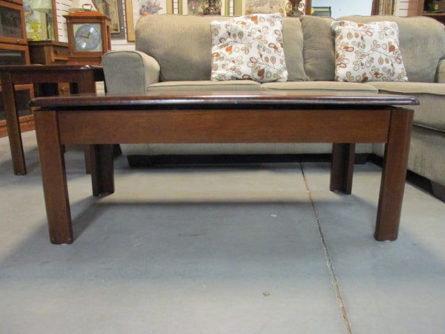 Ashley Home Coffee Lift Top Table and Pair of End Tables (1 of 16)