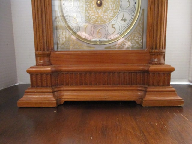 Howard Miller Oak Quartz Mantle Clock - 7
