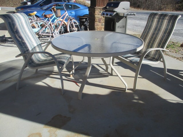 Tropitone Round Patio Table and Pair of Chairs (1 of 11)