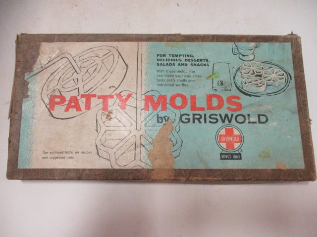 Vintage Griswold "Patty Molds" in Original Box - 2