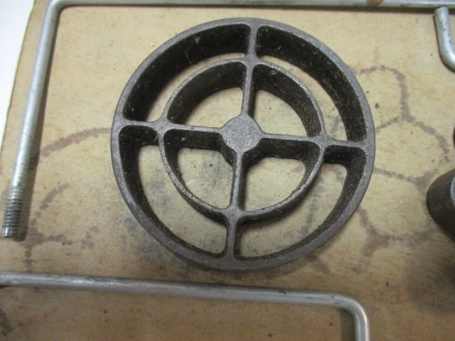 Vintage Griswold "Patty Molds" in Original Box - 7