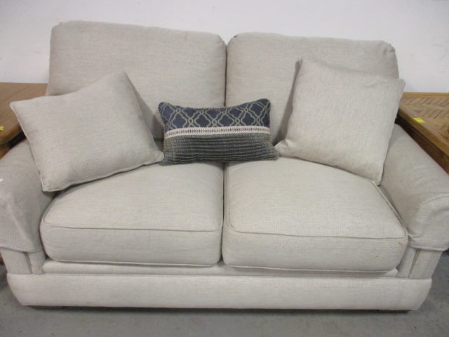 Like New Pearson Rolled Arm Sofa with Accent Pillows (1 of 9)
