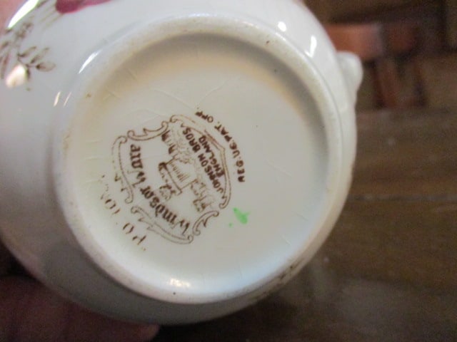 35pc.Pomona Windsor Ware by Johnson Bros. China Set - 15