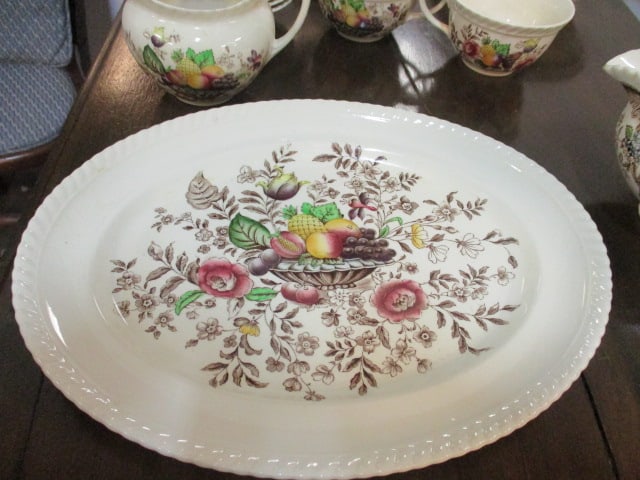 35pc.Pomona Windsor Ware by Johnson Bros. China Set - 2