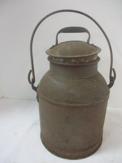 2 QT Vintage Metal Milk Can (1 of 4)