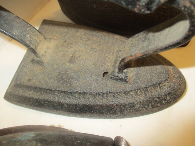 Cast Iron Sad Irons & 1 Plate - 3