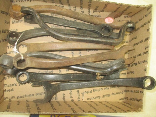 Ford Open End & Close End Wrenches (1 of 3)