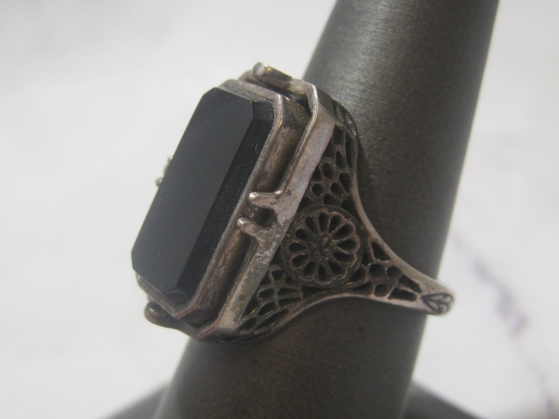 Sterling Silver Antique Cameo/Onyx Ring - 5