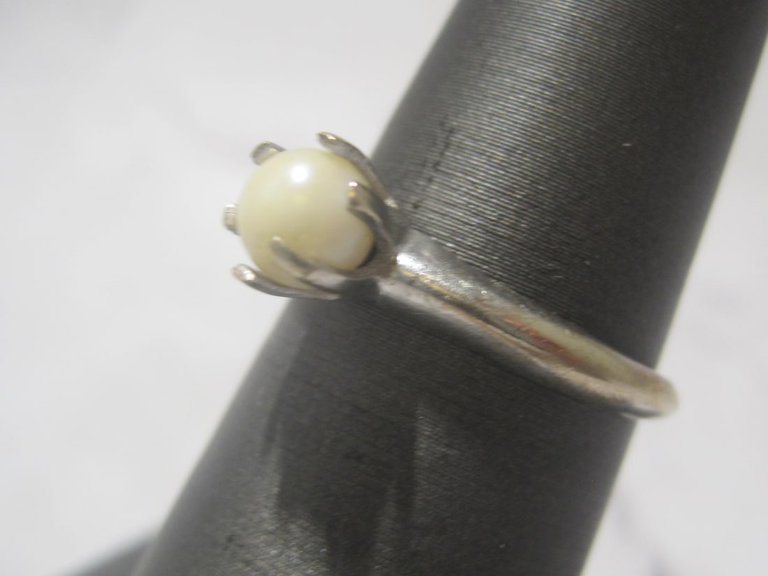 10k White Gold Pearl Ring - 3