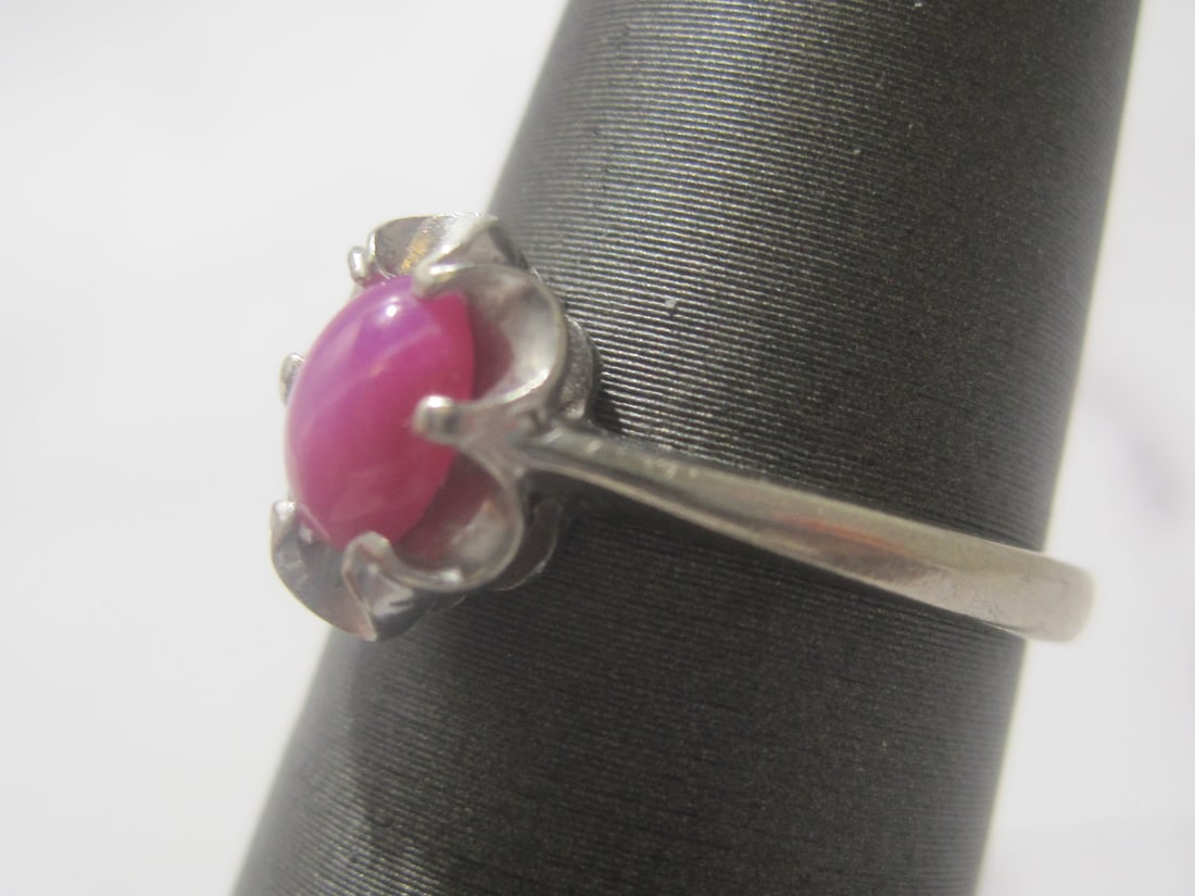 10k White Gold Star Ruby Ring - 3
