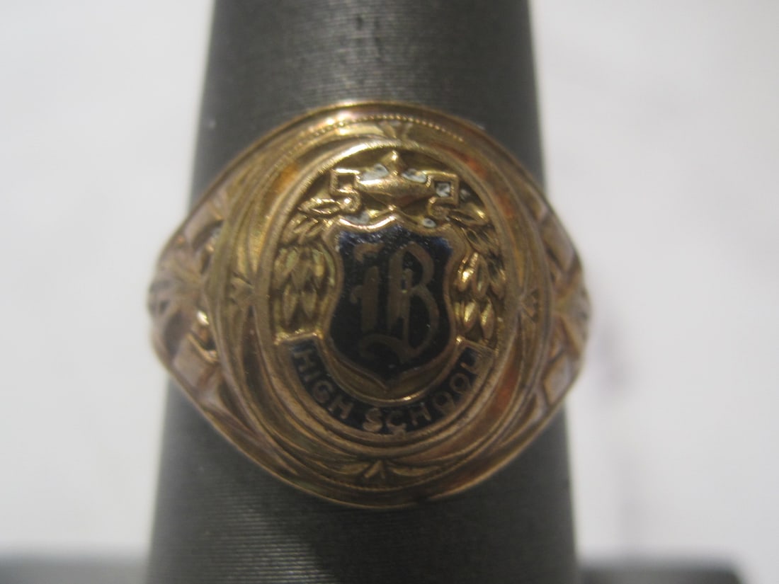 10k Gold Class Ring (1 of 5)
