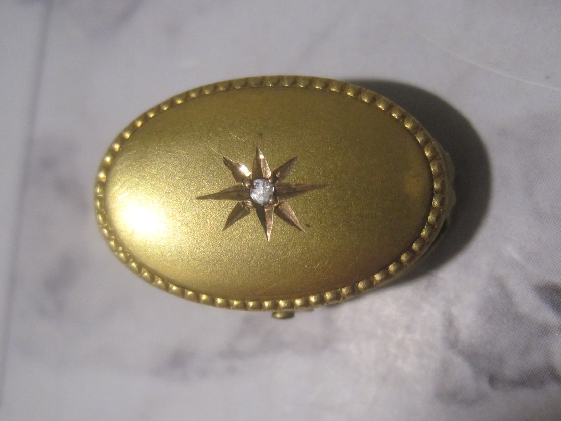 10k Gold Antique Clip - 2