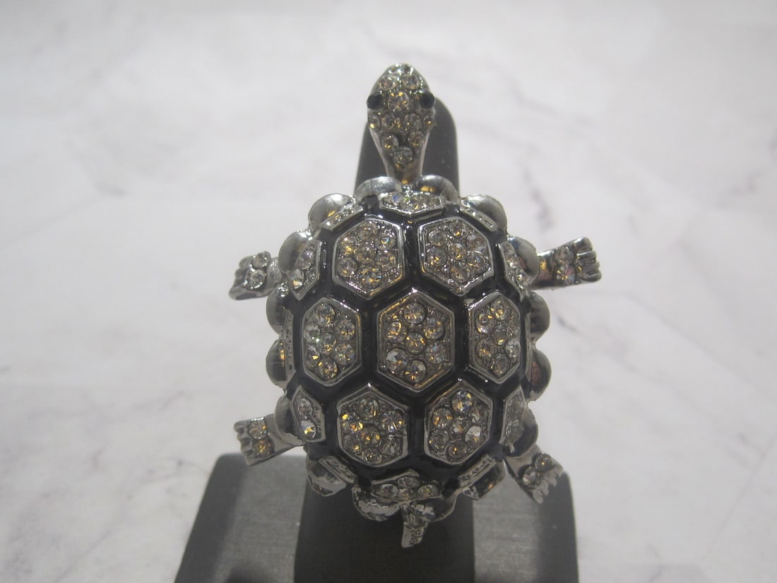 Silvertone Crystal Turtle Ring (1 of 4)