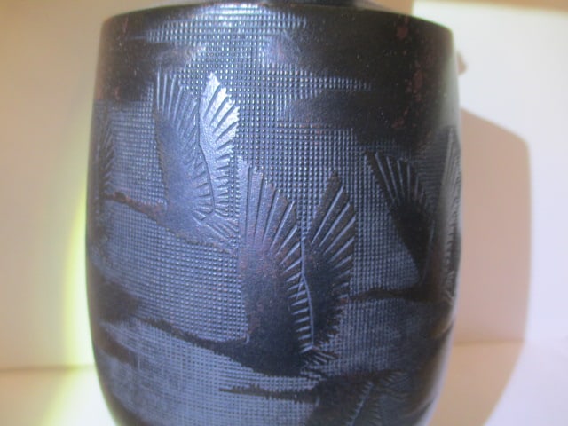 Frederick Cooper Bronze Metal Chinoiserie Style Etched Cranes in Flight Table Lamp - 4