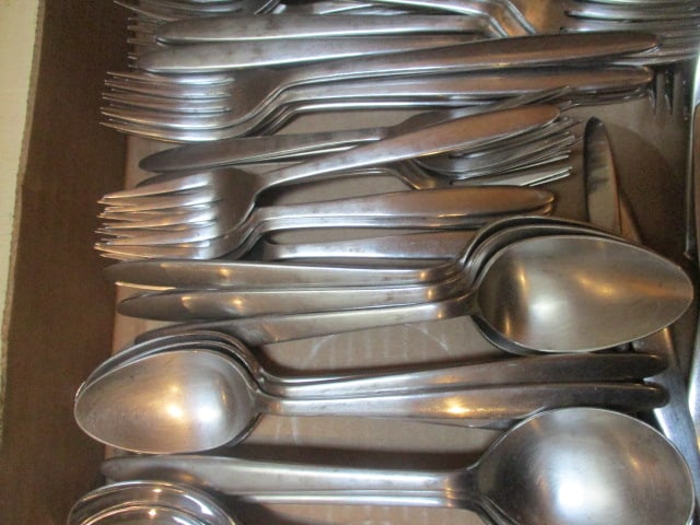 104 Pieces of Heavy Stainless Flatware and Serving Pieces - 5