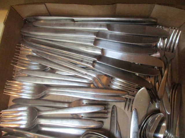 104 Pieces of Heavy Stainless Flatware and Serving Pieces - 6