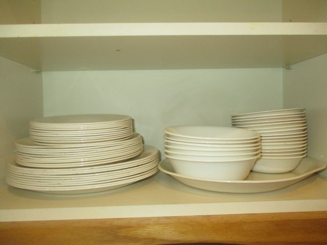 White and Cream Color Corelle Dinner Ware (1 of 5)