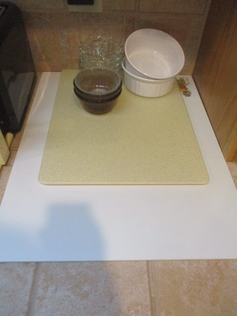 Corning Ware Counter Saver Cutting Boards, French White Bowls and Pyrex Custard Cups: . 