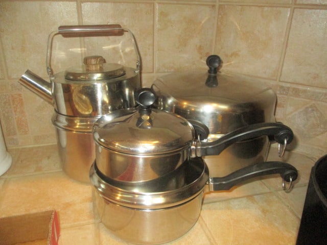 Farberware 4 Piece Sauce Pan and Stock Pot with Lids and Kettle (1 of 5)