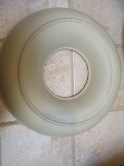 1995 Sassafras Enterprises Superstone Wreath Bread Mold Baker - 3