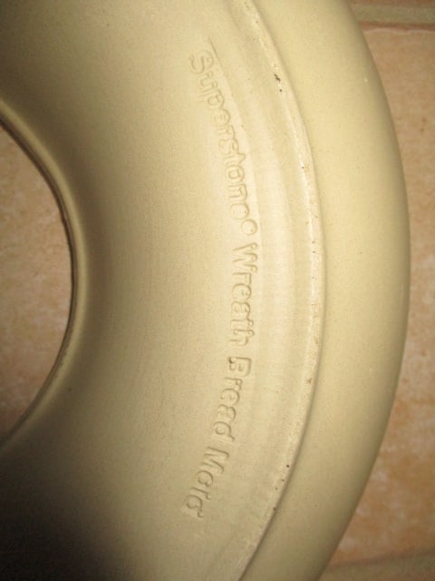 1995 Sassafras Enterprises Superstone Wreath Bread Mold Baker - 4
