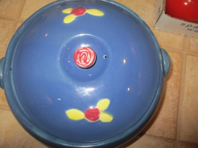 Handpainted USA Pottery Covered Vegetable Dish - 3